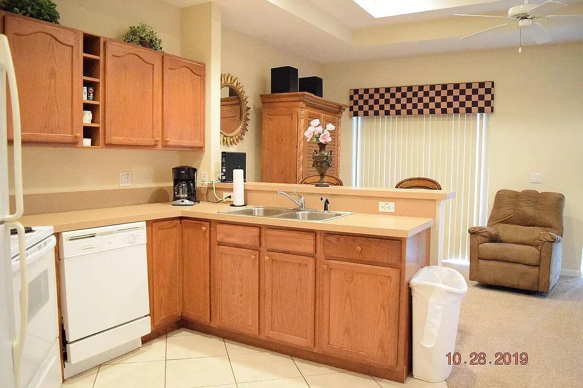 CASTLE PINES CONDOMINIUM - Residential Lease