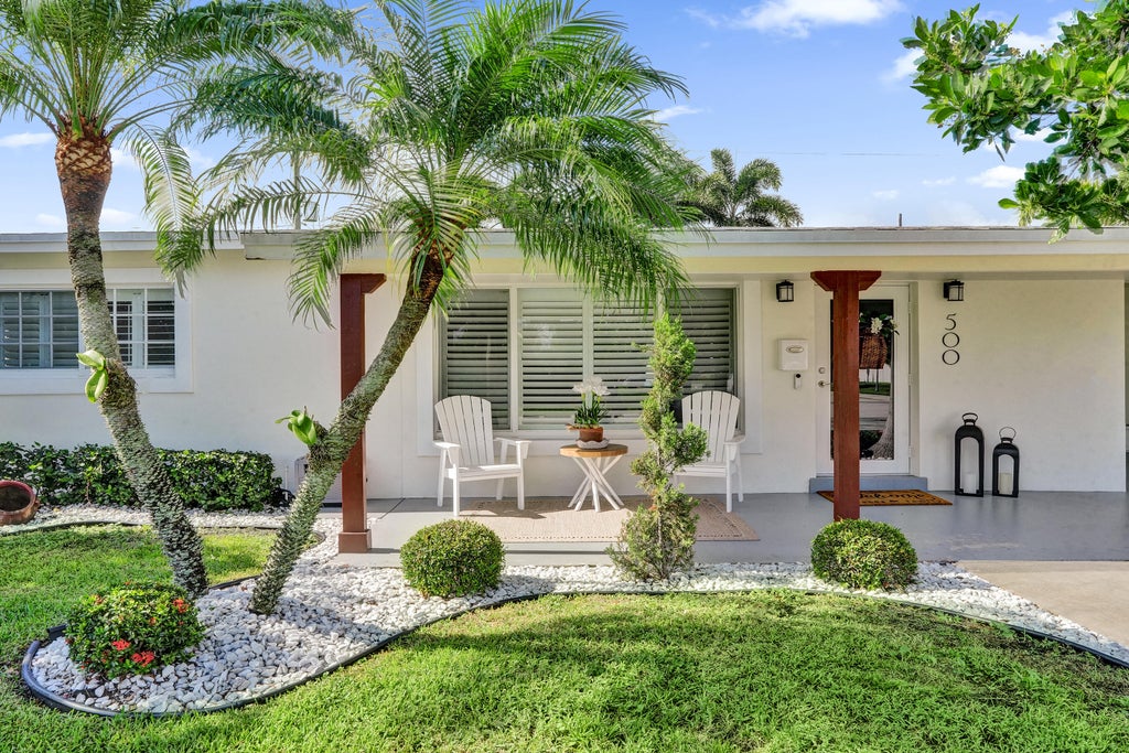 Photo of 500 SE 3RD Street, Deerfield Beach, FL 33441 (MLS # B26083352)