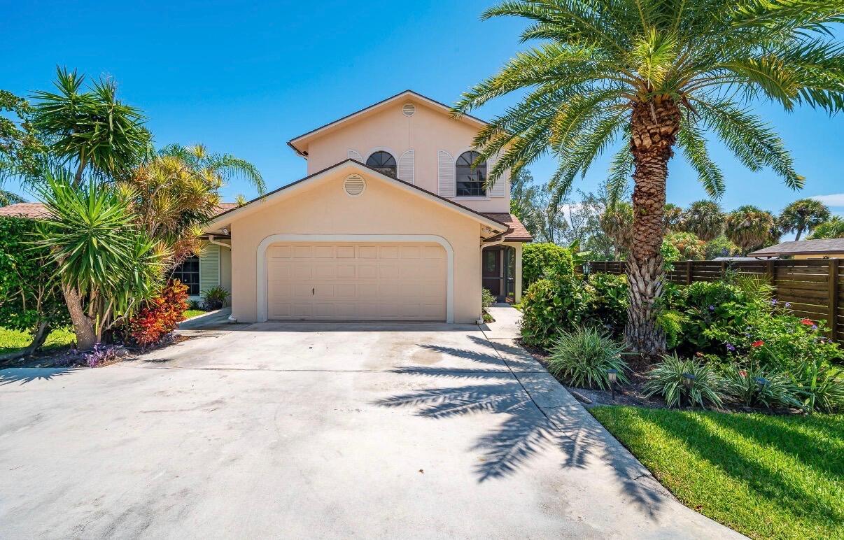 Properties 1324 N Lakeside Drive