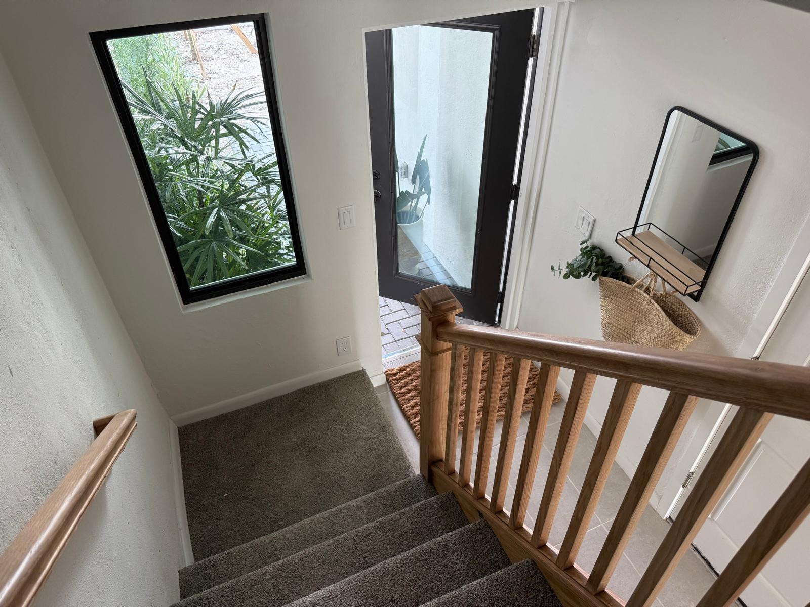 HOLLYWOOD LITTLE RANCHES - Residential Lease