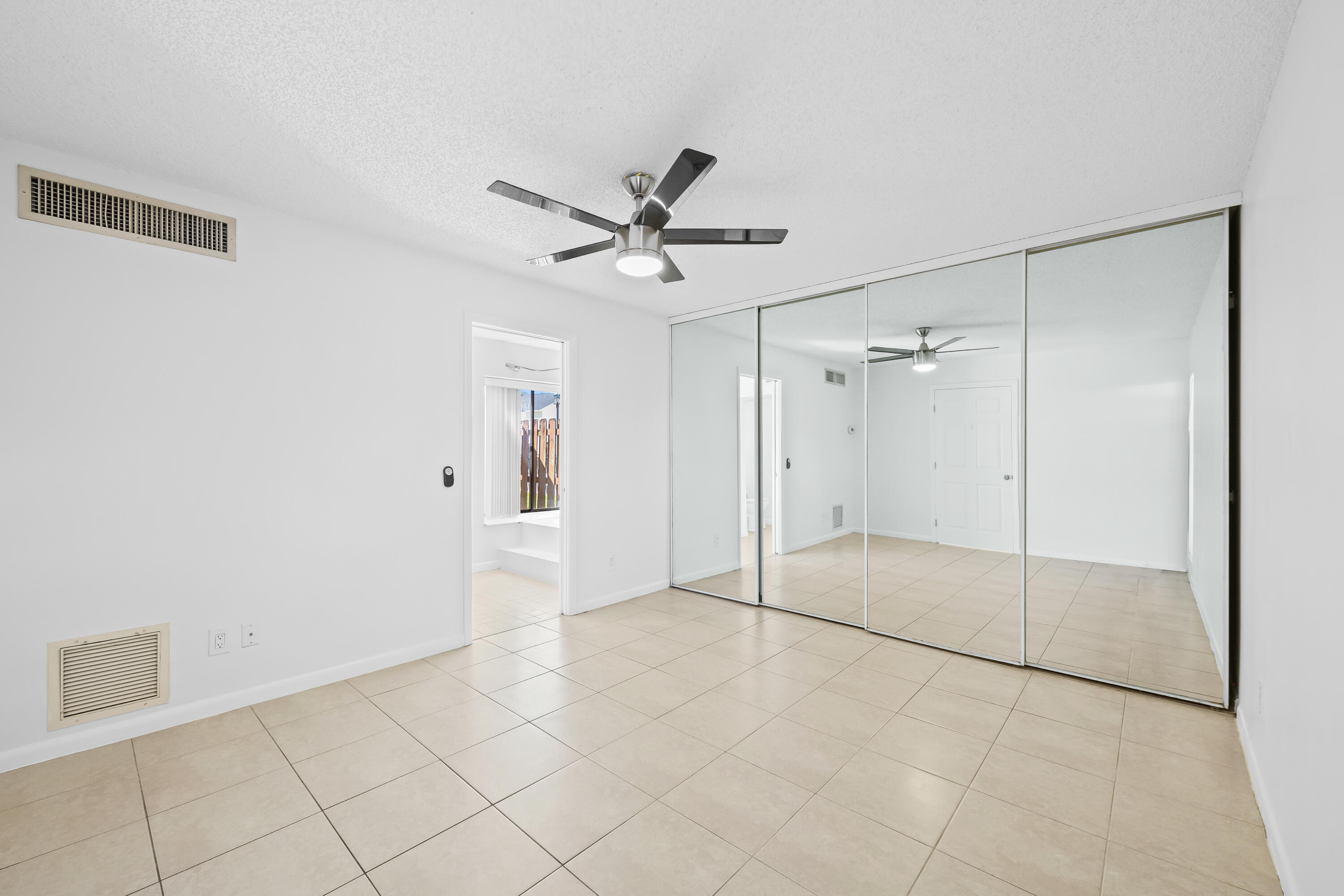 639 Executive Center Drive O-105