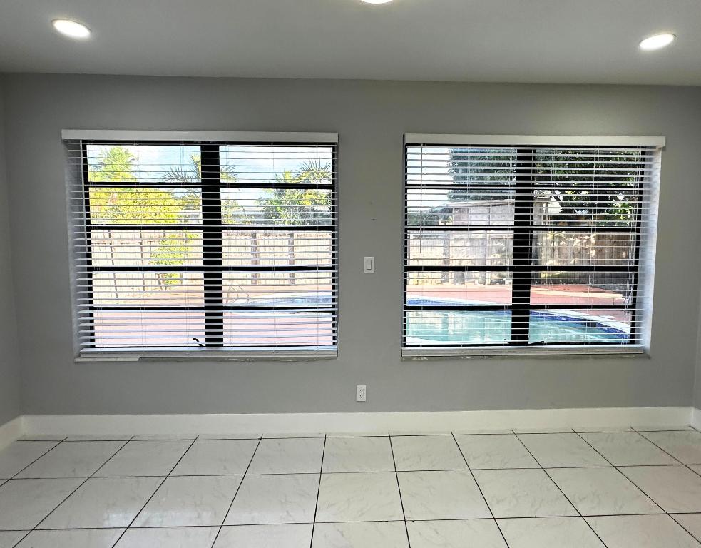 MIRAMAR SEC 5 - Residential Lease