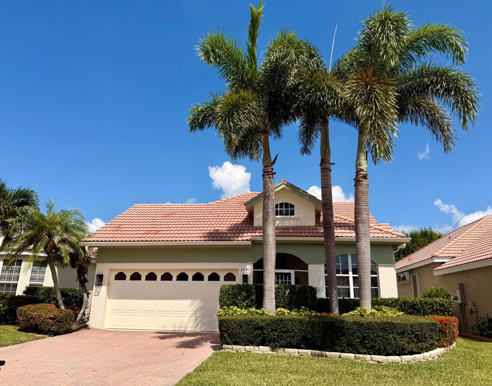 Welcome to your own oasis! This beautiful courtyard-style home boasts an in-ground pool and a lakefront offering a view of one from every room. It's also been beautifully updated with upgrades like filmed windows, LVP flooring throughout, an entire house filter and descaler, and a new tankless water heater. Lake Charles Community is conveniently situated near all the amenities! You'll find shops, restaurants, and close to the highway in St. Lucie West, and a short drive away is Tradition with even more!This home is a must see!