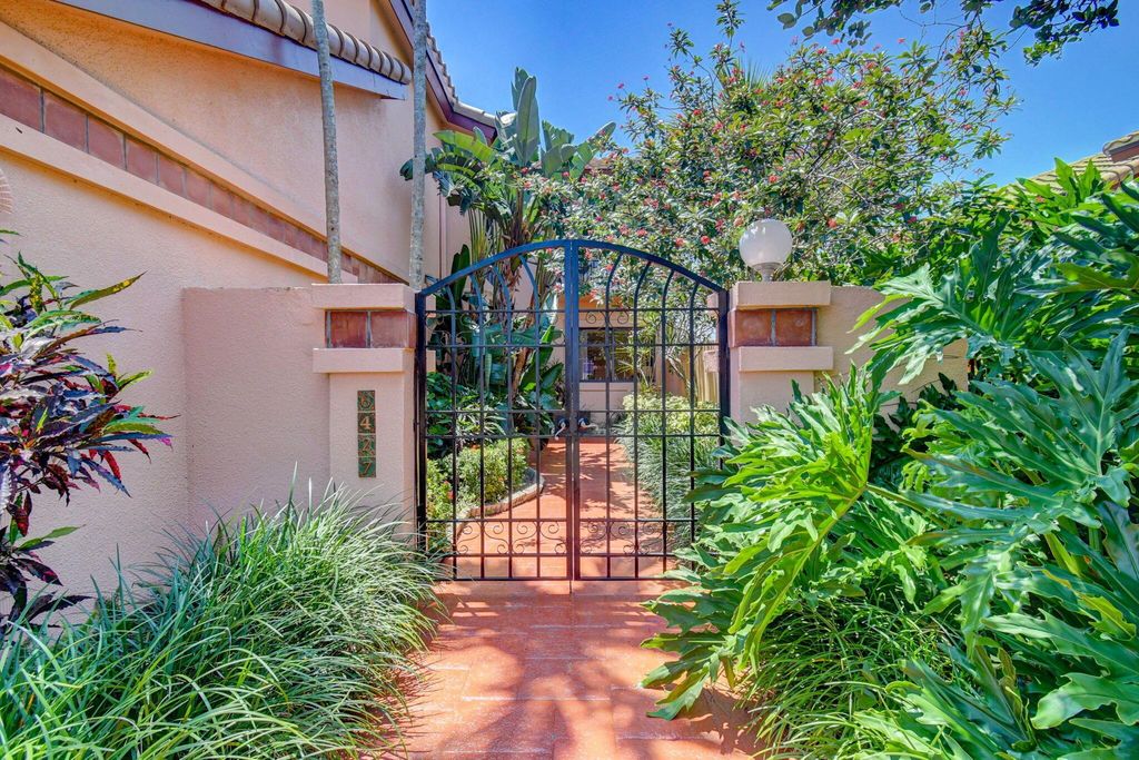 Photo of 6427 Via Rosa, Boca Raton, FL 33433 (MLS # R11086366)