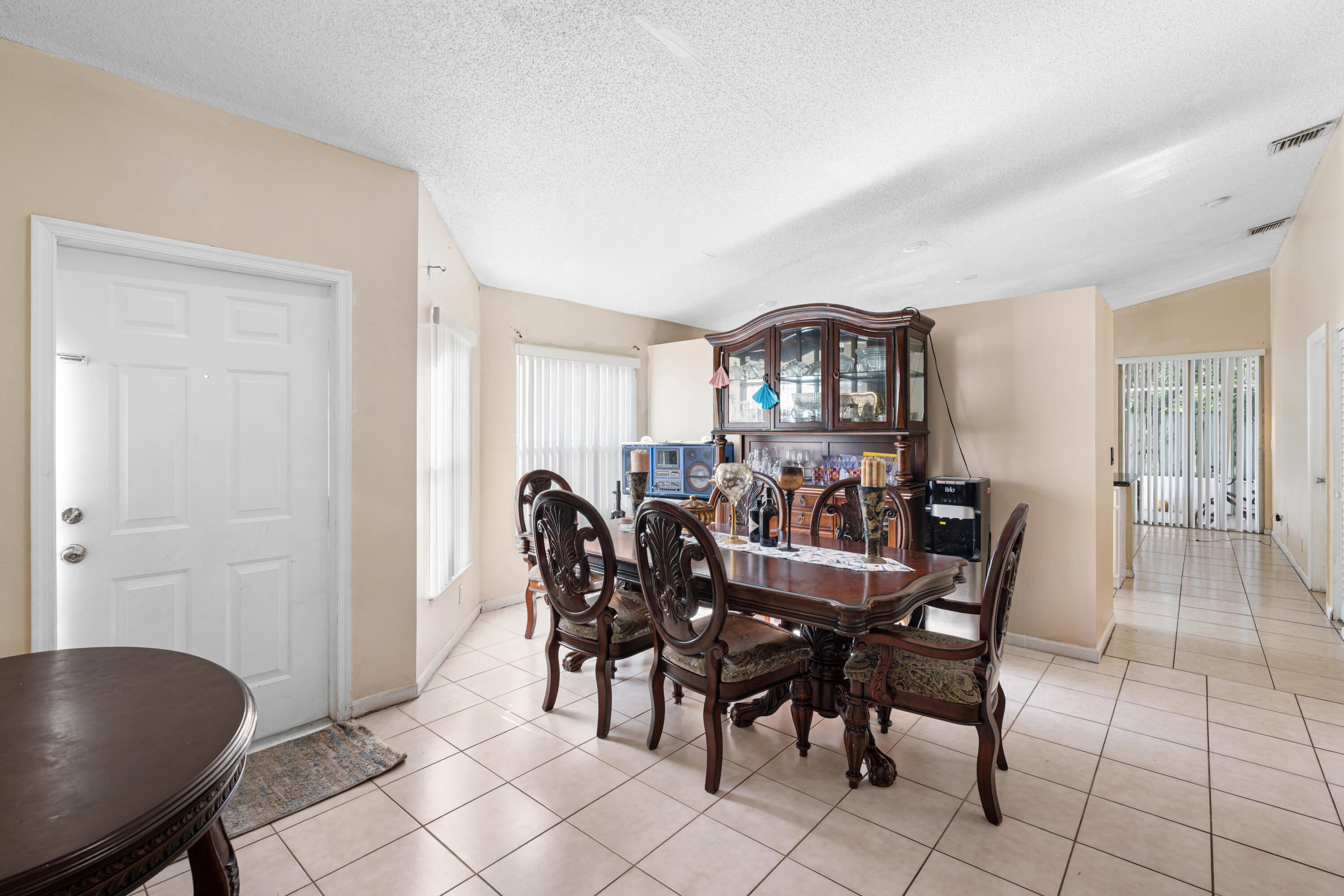 Properties 6179 SAVANNAH Way