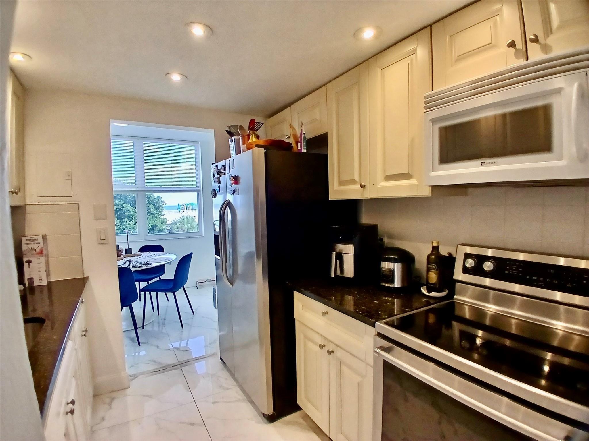 Pompano Beach Club - Residential