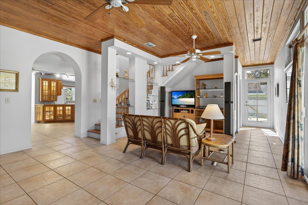 FORT PIERCE SHORES UNIT 5 REPLAT - Residential