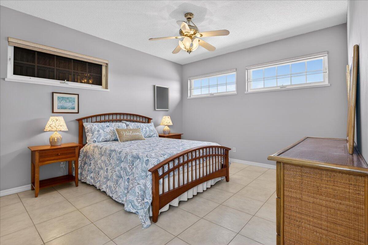 FORT PIERCE SHORES UNIT 5 REPLAT - Residential