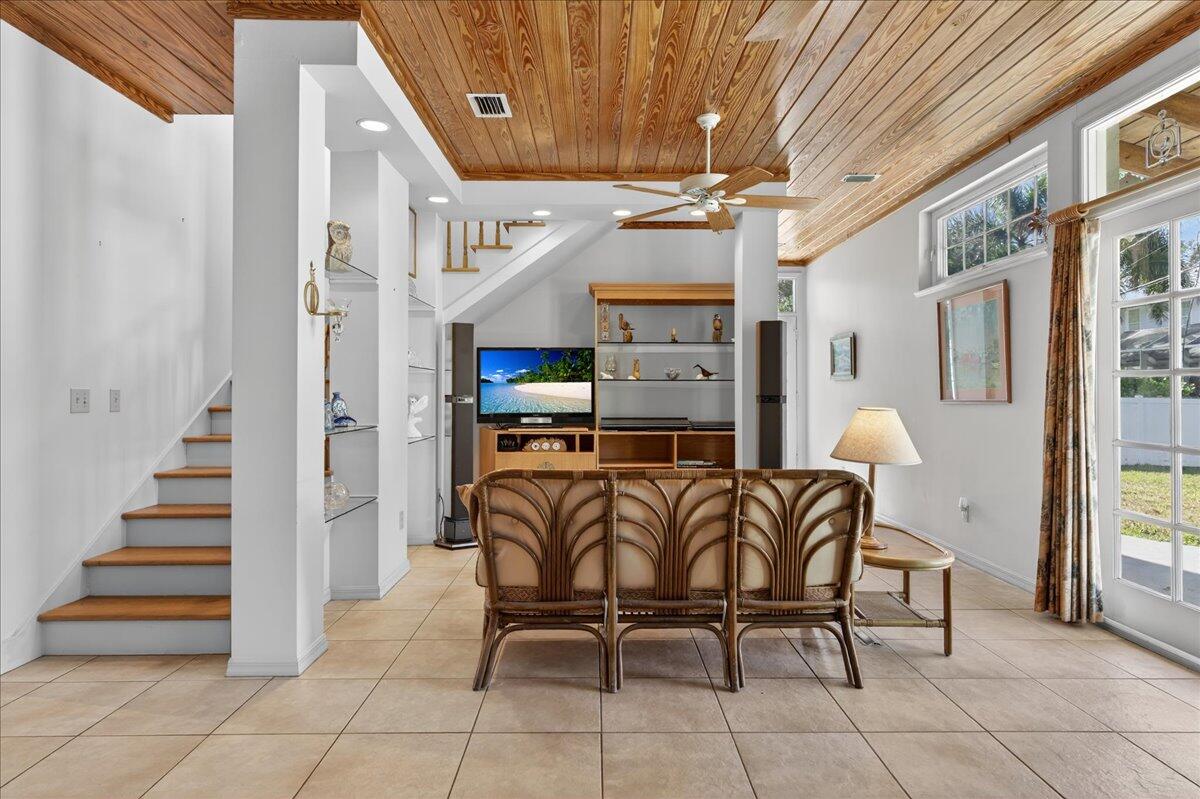 FORT PIERCE SHORES UNIT 5 REPLAT - Residential