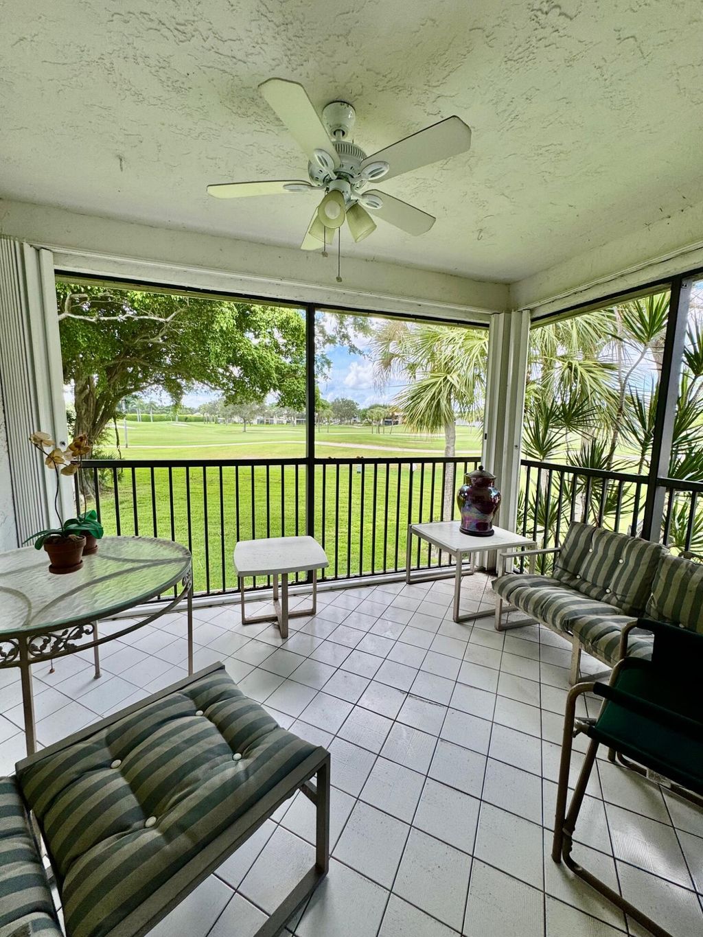 Photo of 9 Southport Lane #H, Boynton Beach, FL 33436 (MLS # R11023960)