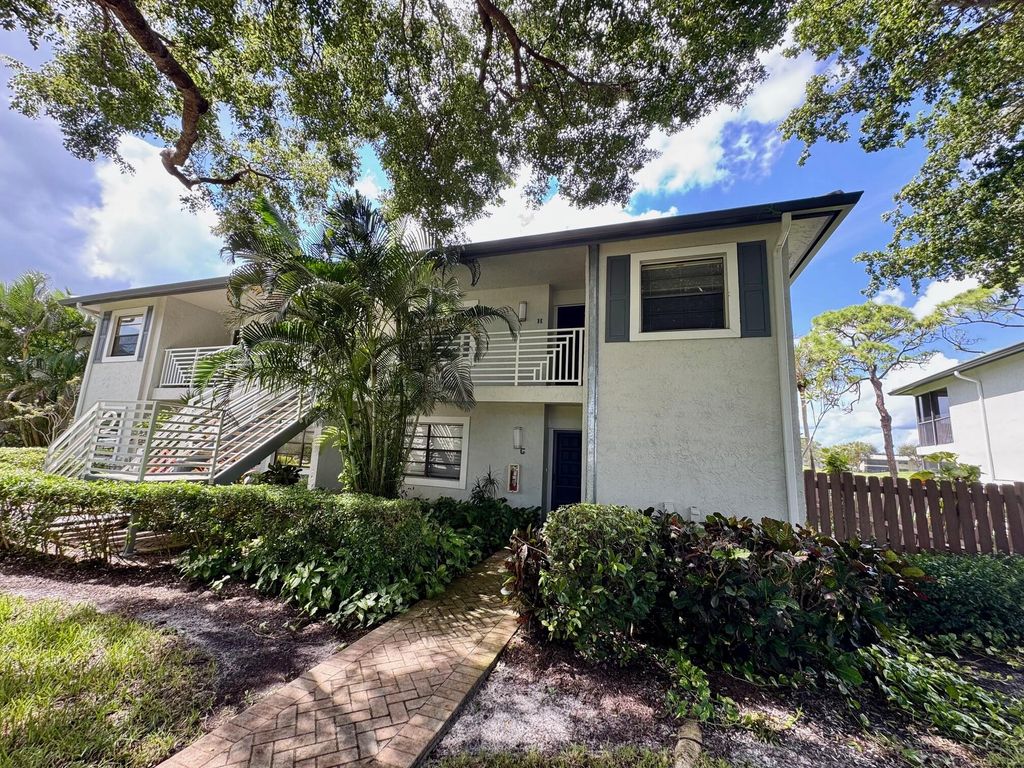 Photo of 9 Southport Lane #H, Boynton Beach, FL 33436 (MLS # R11023960)