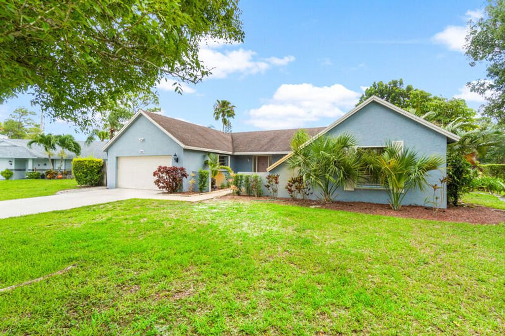 Photo of 13485 Orchid Court, Wellington, FL 33414 (MLS # R10998385)