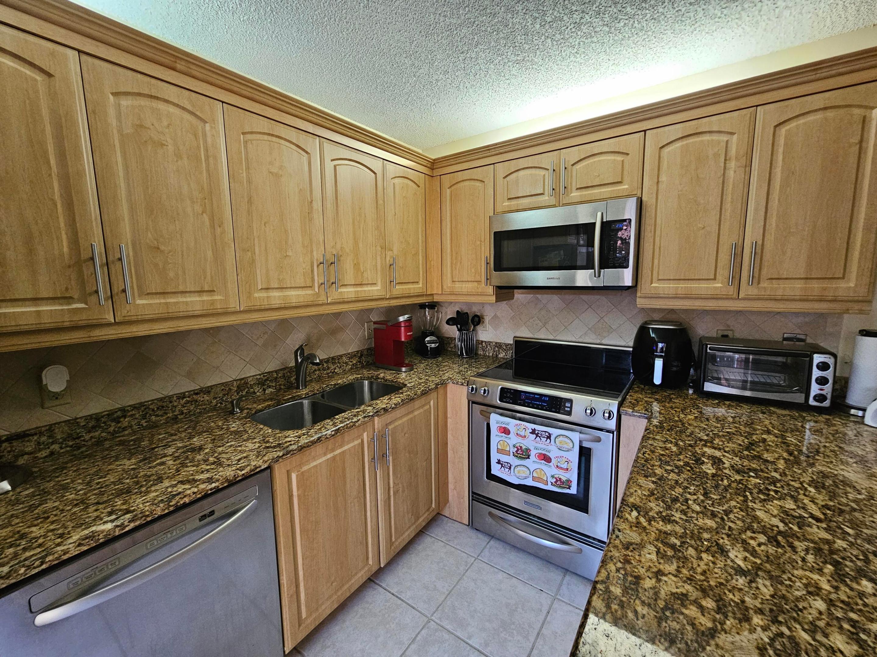 9982 NW 6th Court