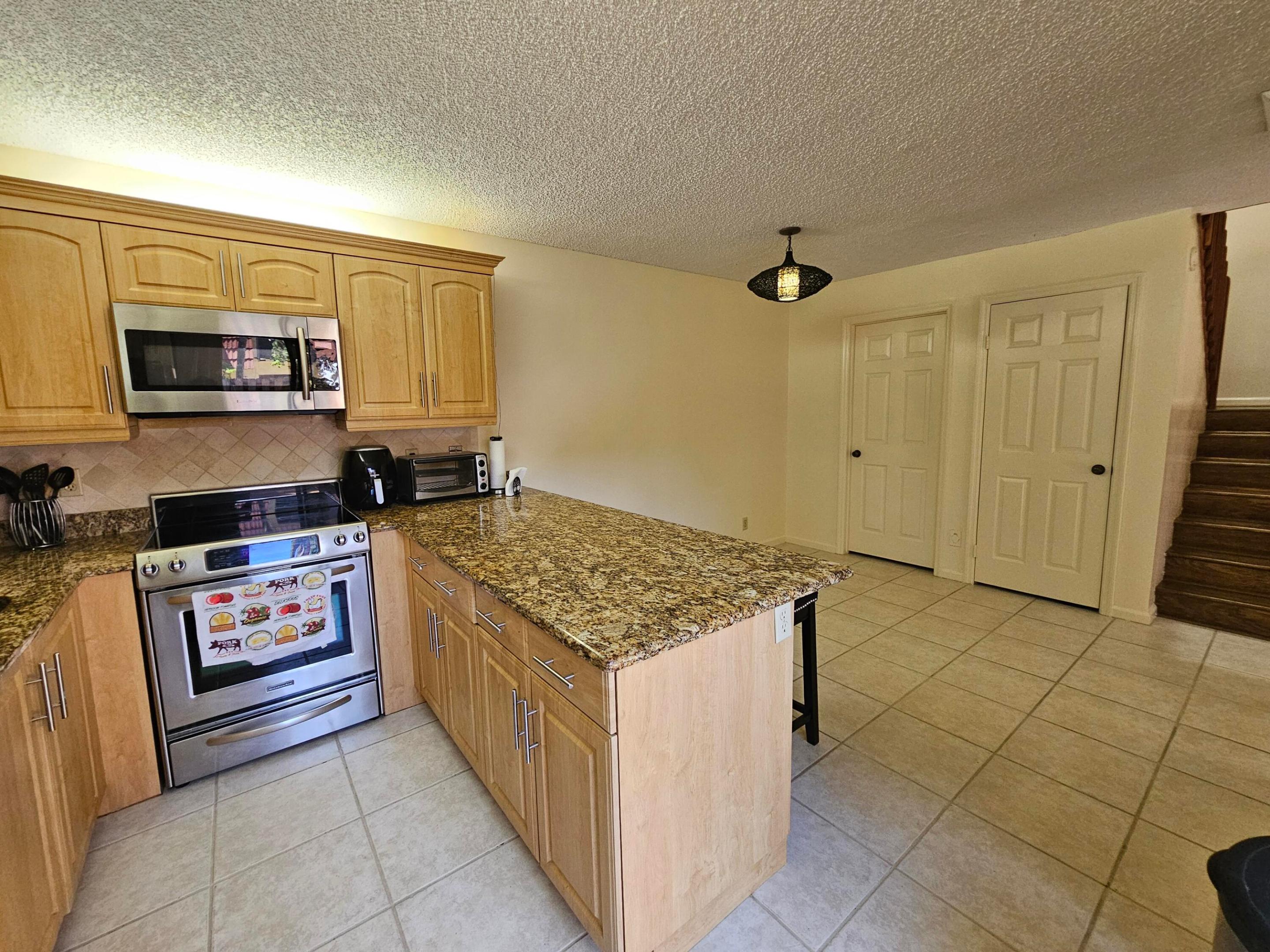 9982 NW 6th Court