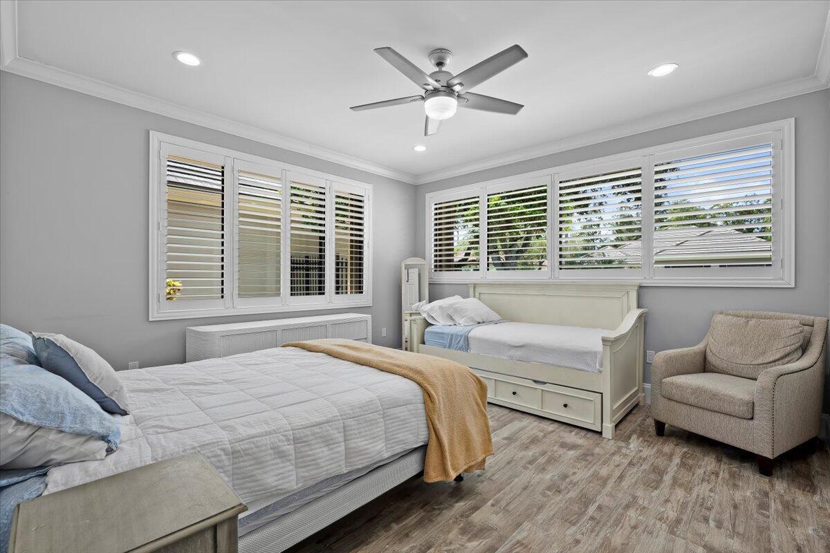 BREAKERS WEST - Residential