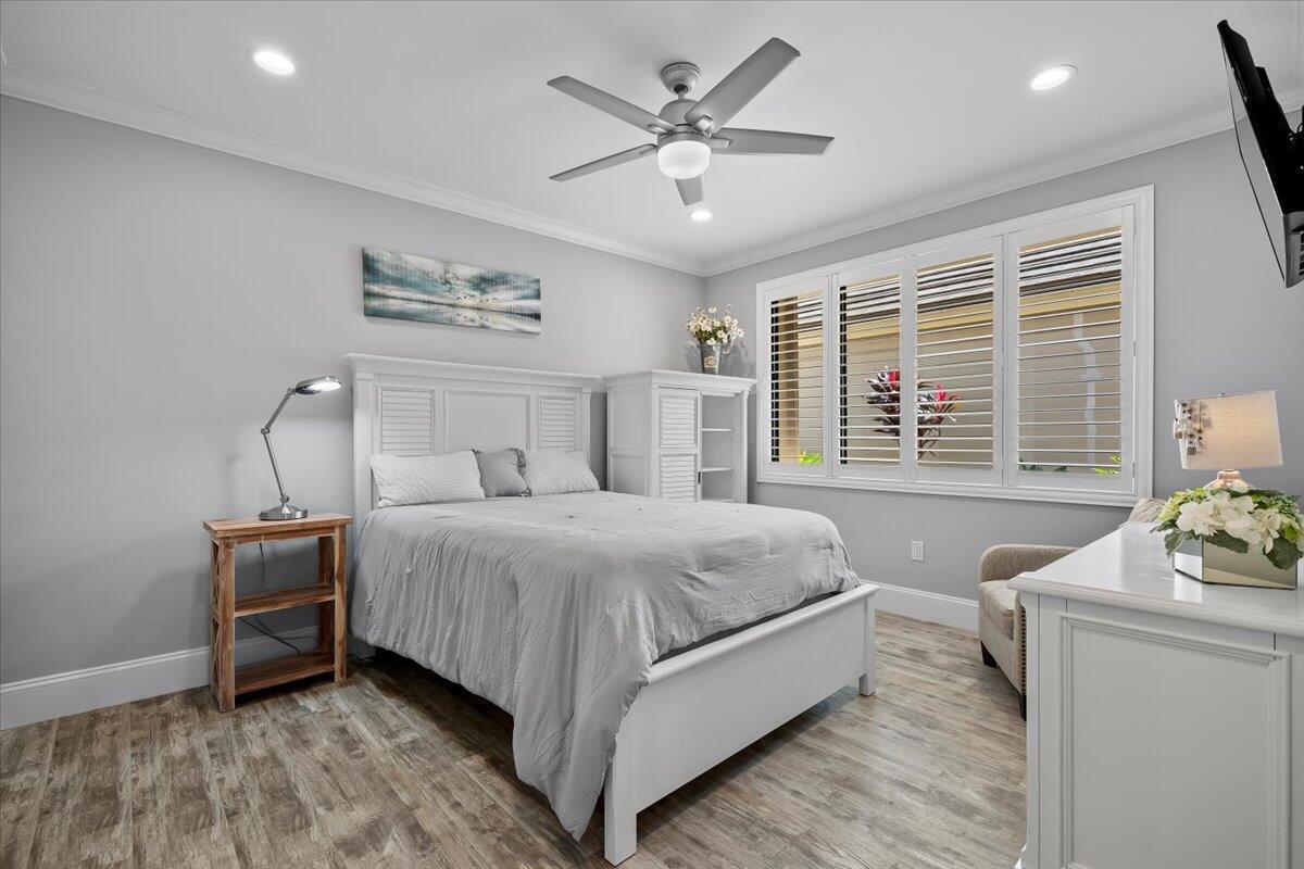 BREAKERS WEST - Residential