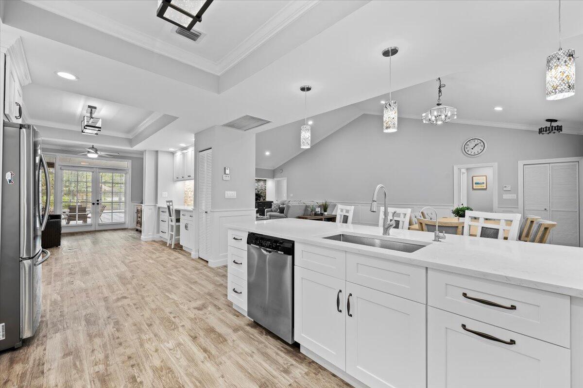 BREAKERS WEST - Residential