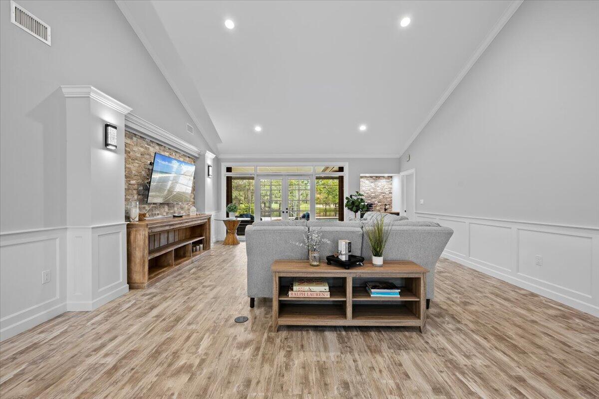 BREAKERS WEST - Residential