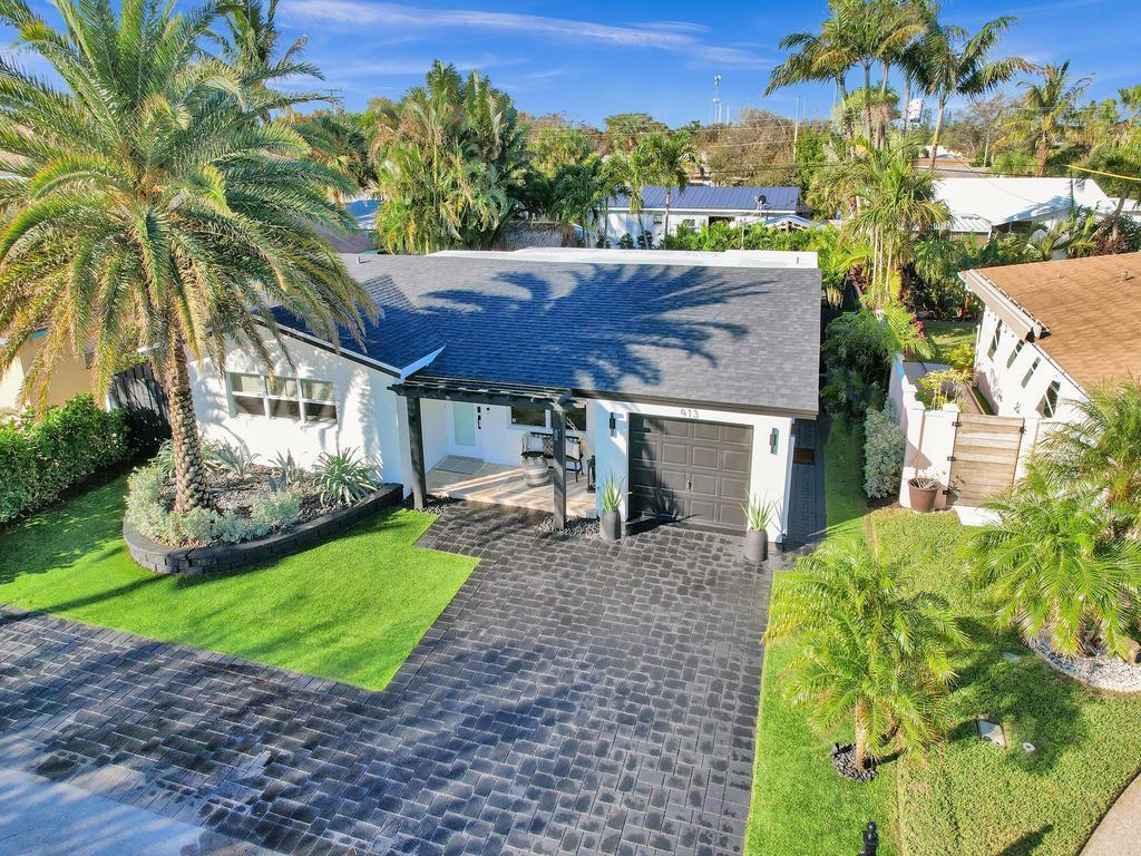 LAKE COVE IN - Residential Lease