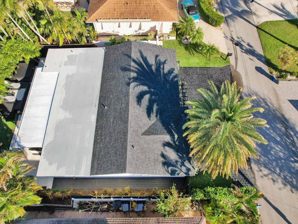 LAKE COVE IN - Residential Lease