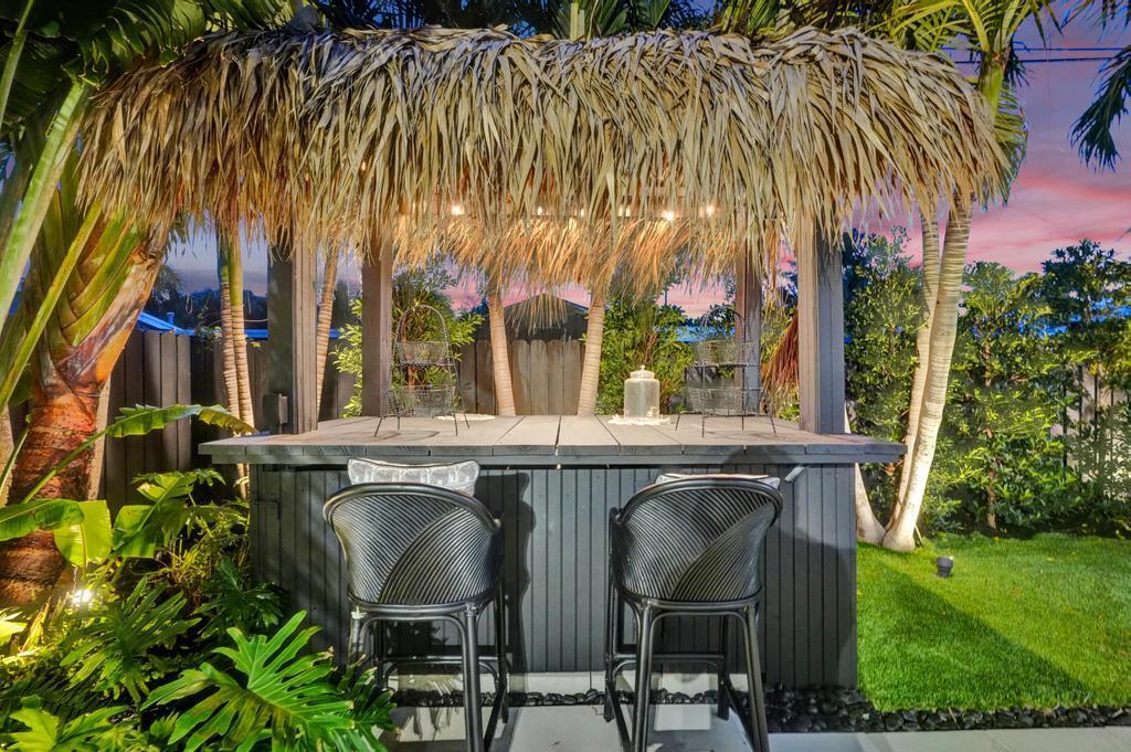 LAKE COVE IN - Residential Lease