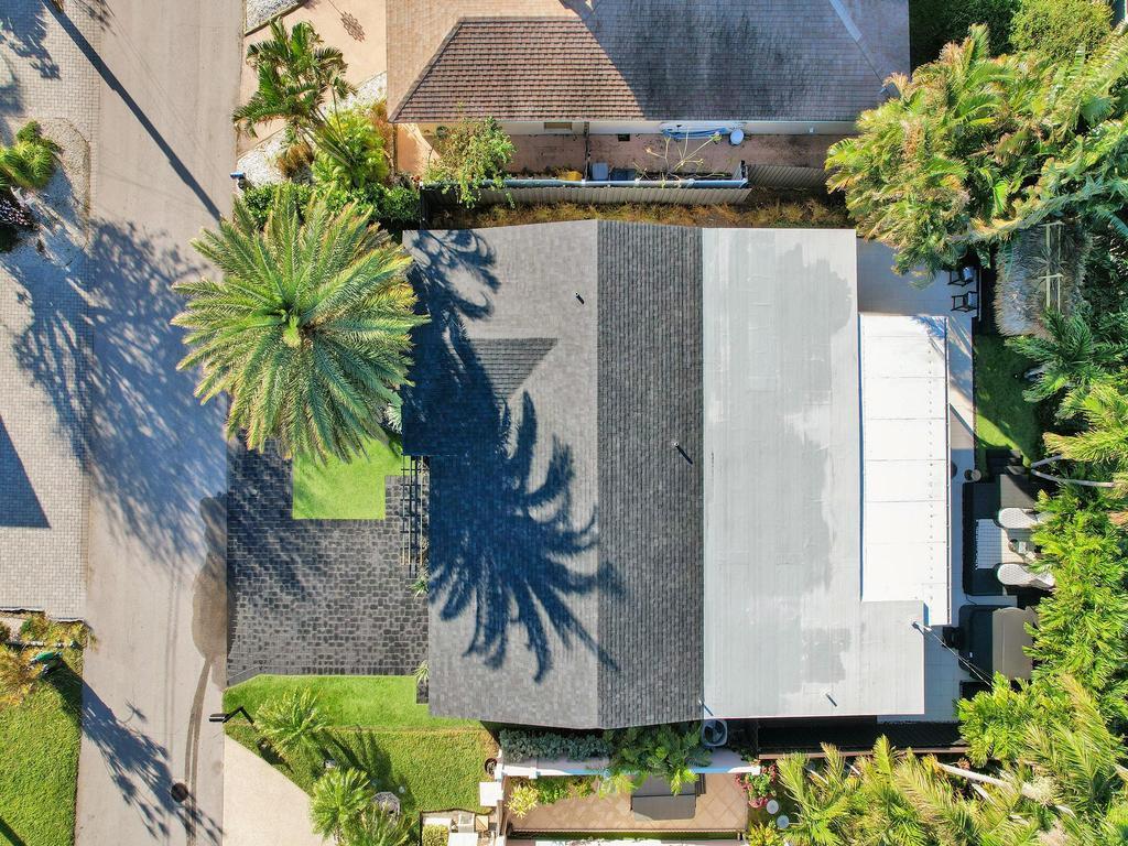 LAKE COVE IN - Residential Lease