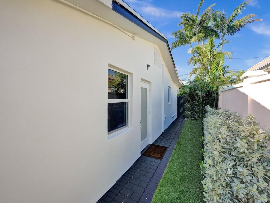 LAKE COVE IN - Residential Lease