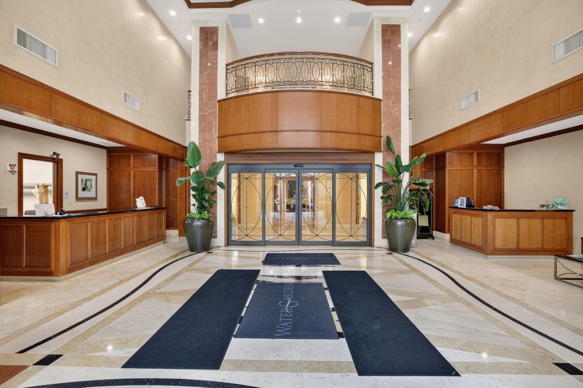 347 N New River Drive PH 6