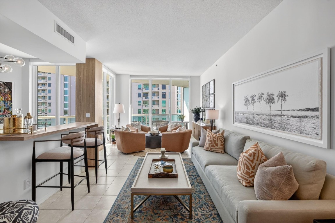 347 N New River Drive PH 6