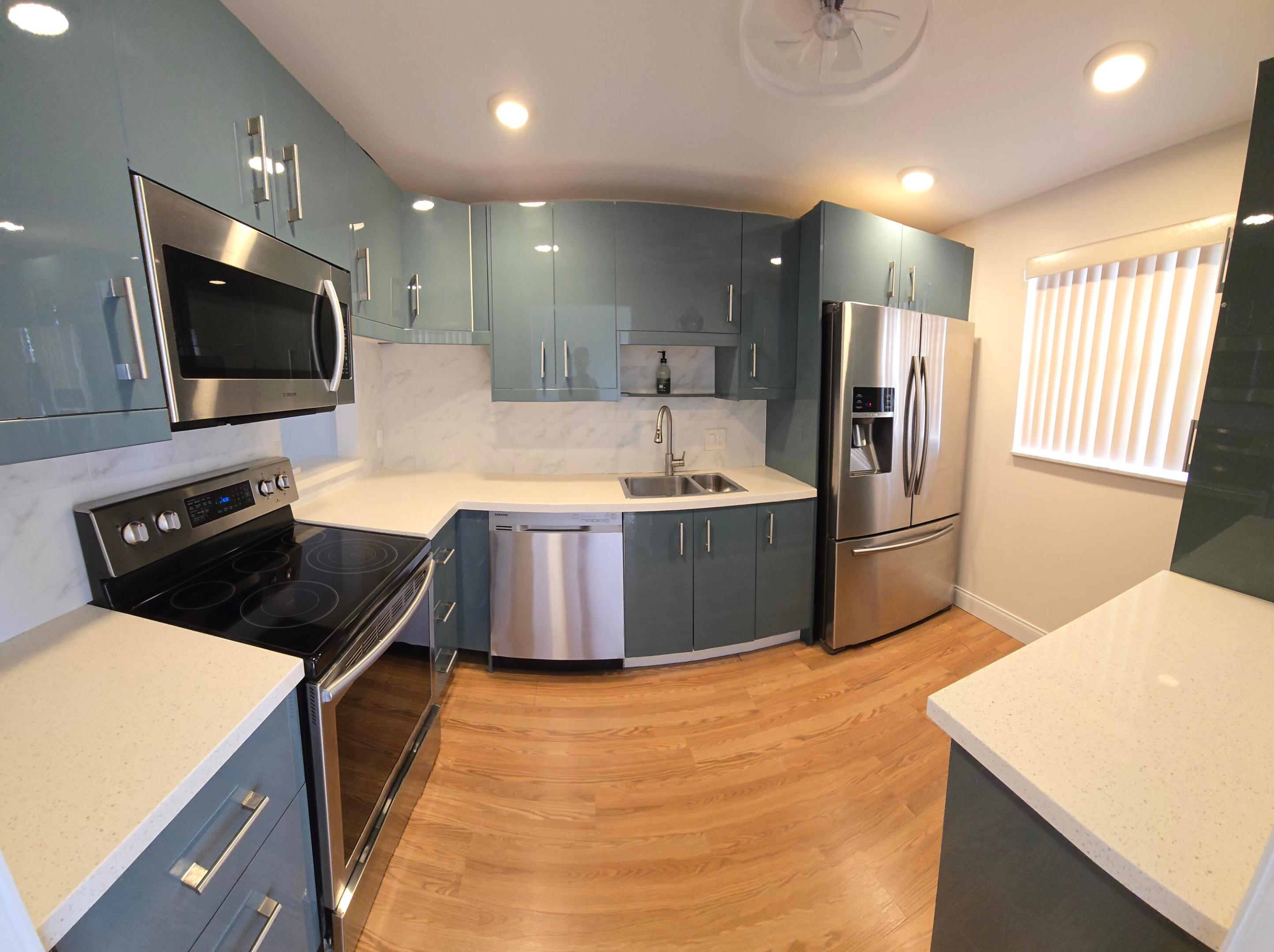 OXFORD CONDO - Residential