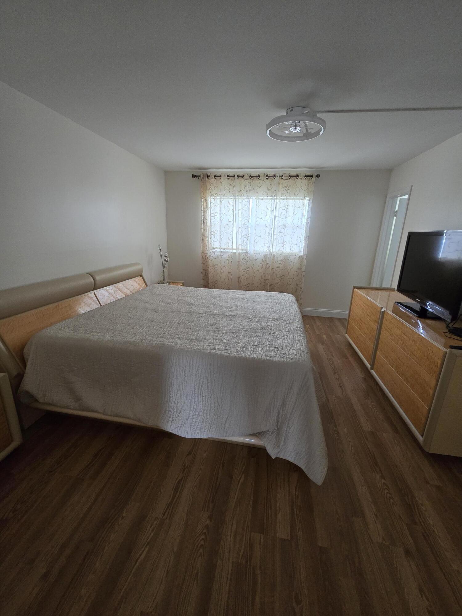 OXFORD CONDO - Residential
