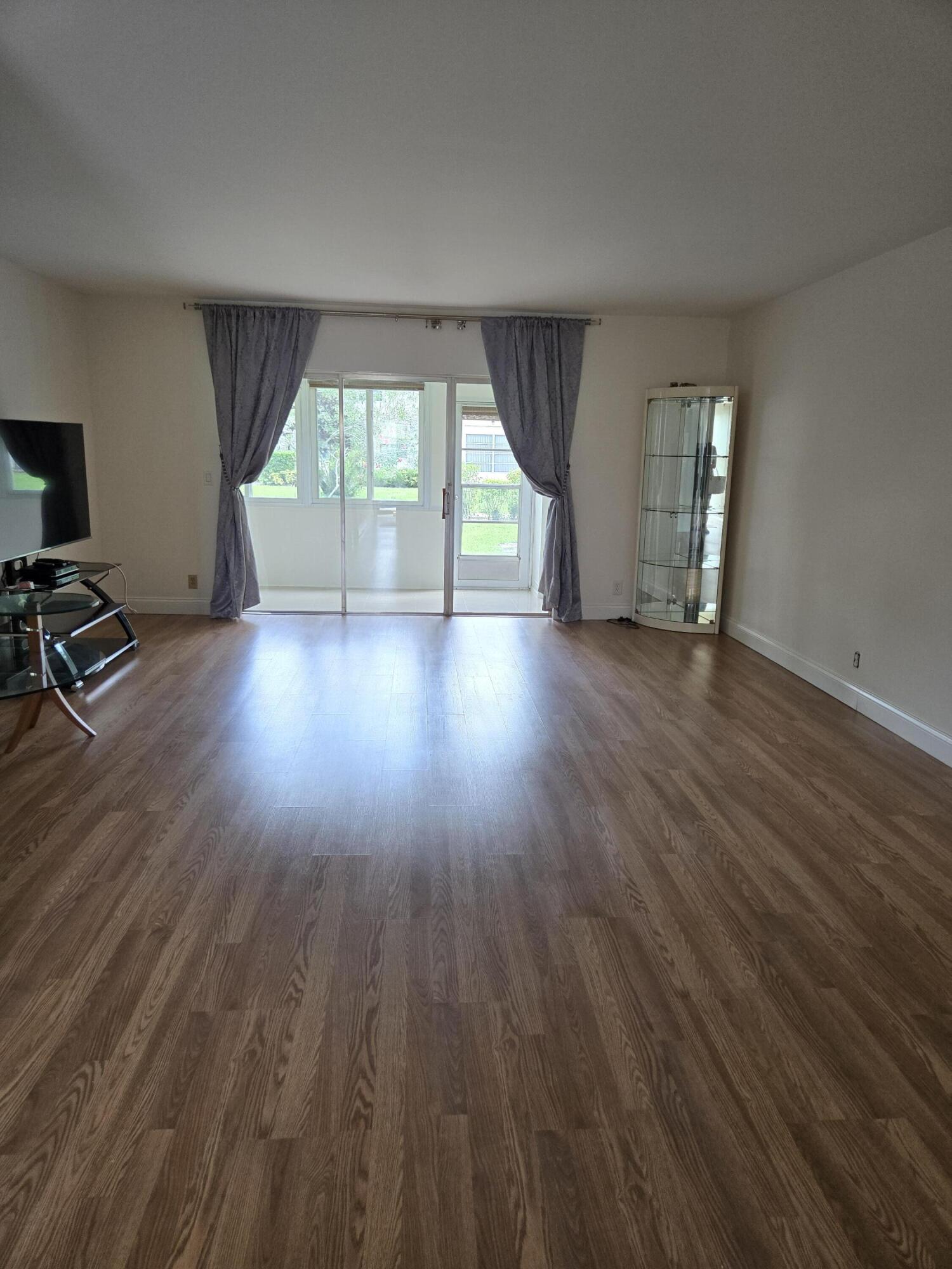 OXFORD CONDO - Residential
