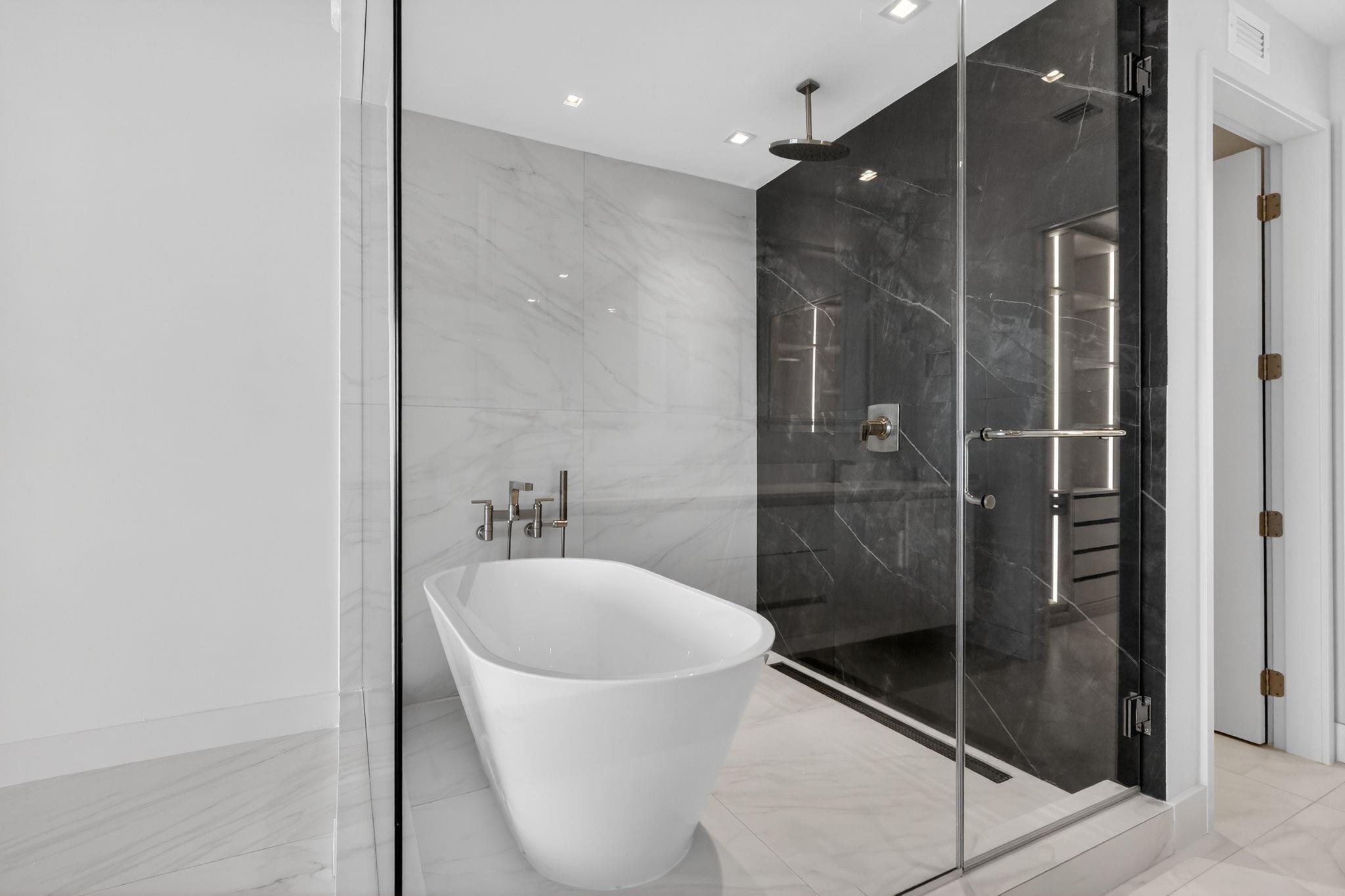 ARIA RESERVE SOUTH - Residential Lease