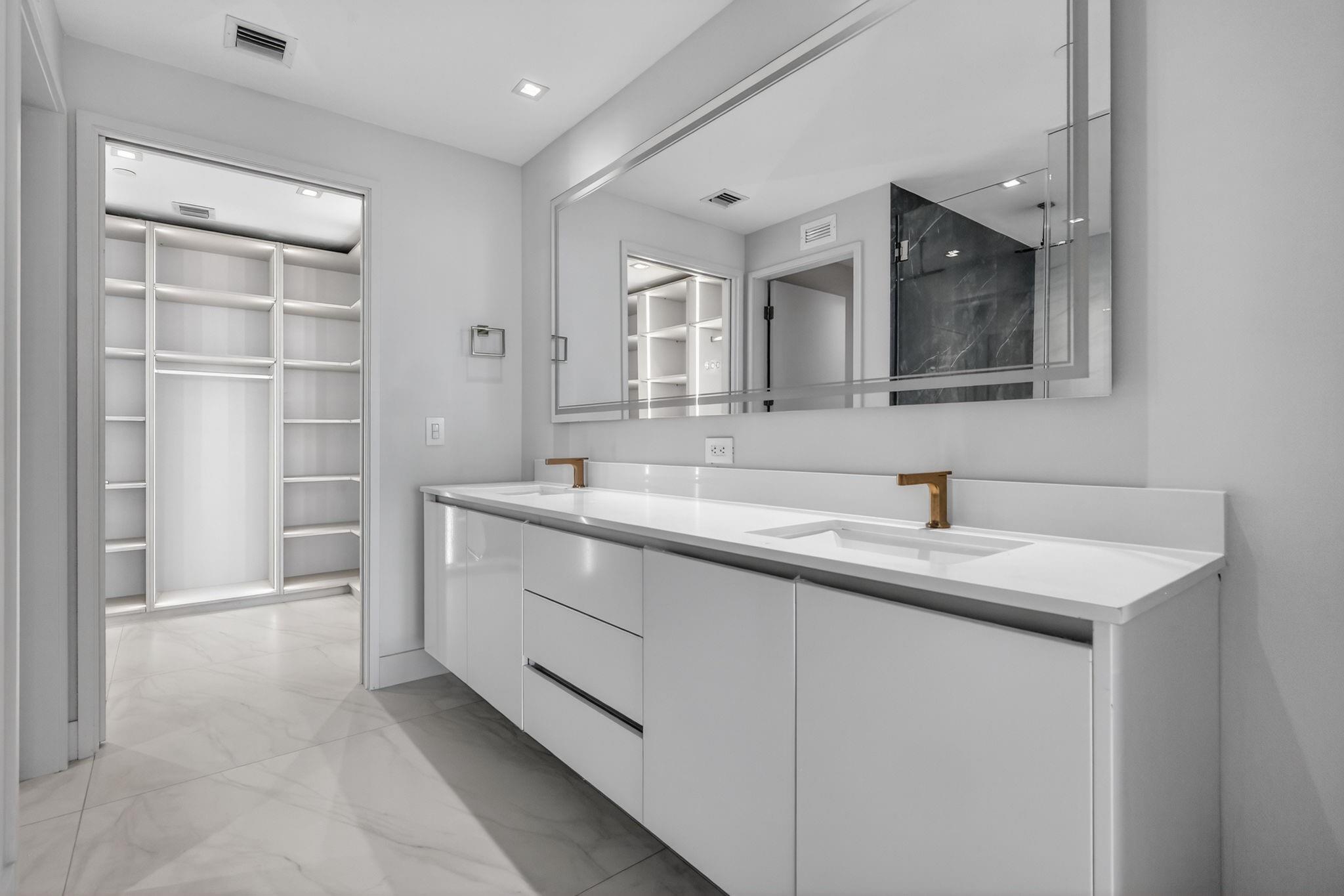 ARIA RESERVE SOUTH - Residential Lease