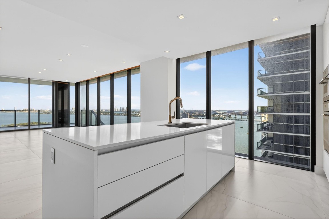 700 NE 24th Street 2207