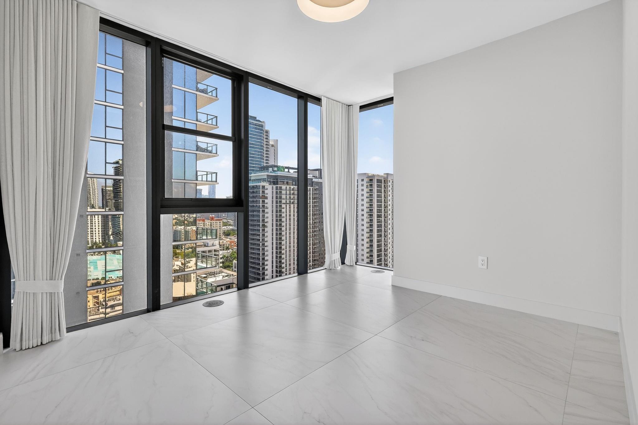 ARIA RESERVE SOUTH - Residential Lease