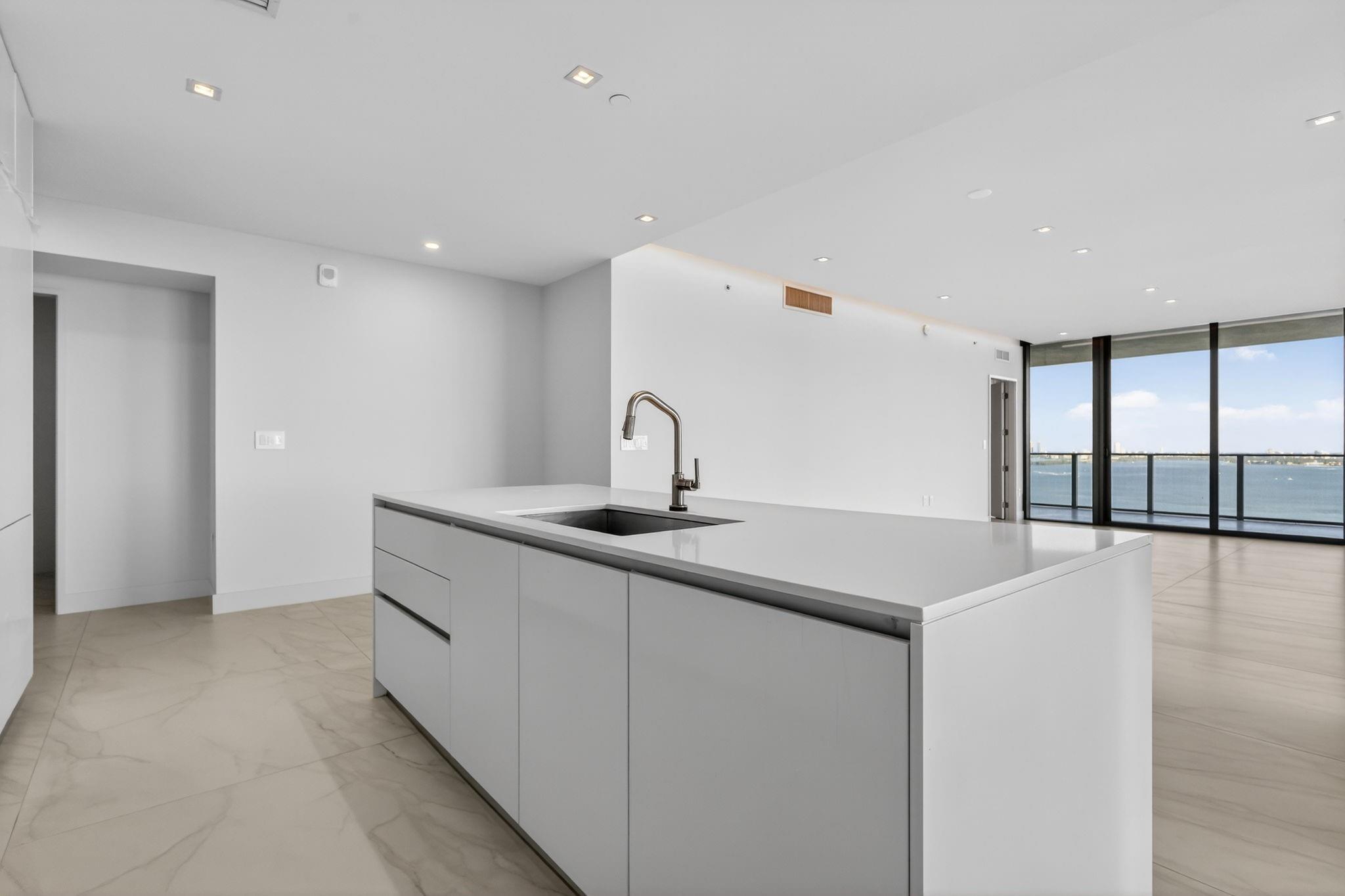 ARIA RESERVE SOUTH - Residential Lease
