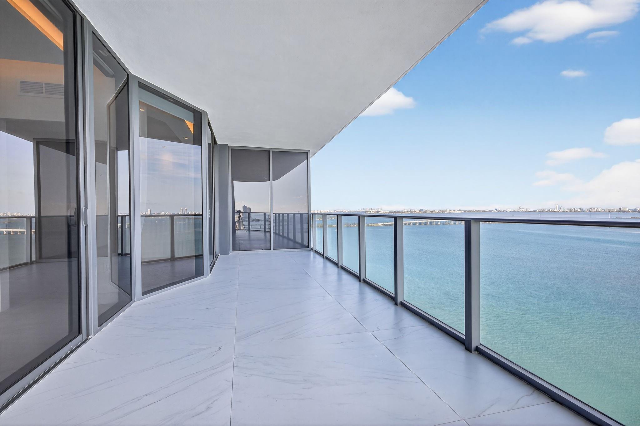 ARIA RESERVE SOUTH - Residential Lease