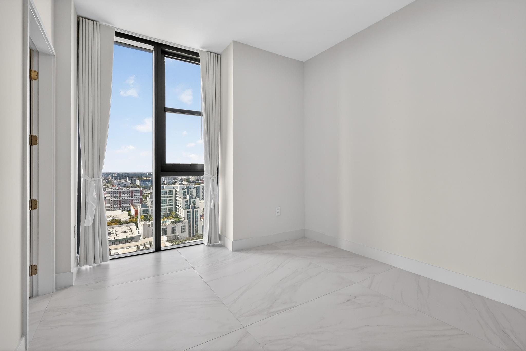 ARIA RESERVE SOUTH - Residential Lease