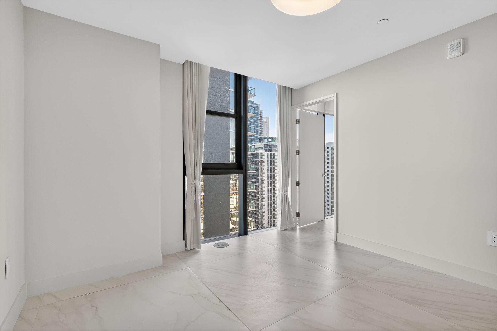 ARIA RESERVE SOUTH - Residential Lease