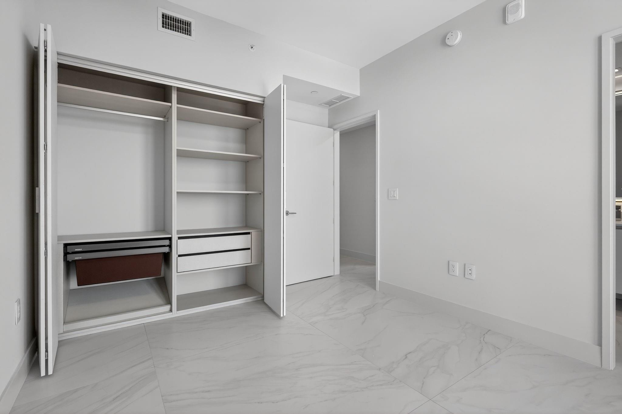 ARIA RESERVE SOUTH - Residential Lease