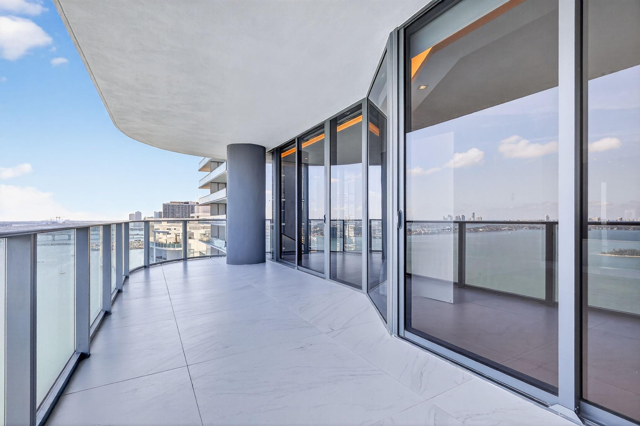 ARIA RESERVE SOUTH - Residential Lease