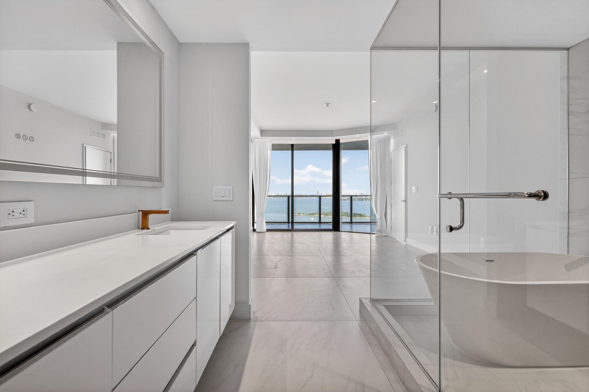 ARIA RESERVE SOUTH - Residential Lease