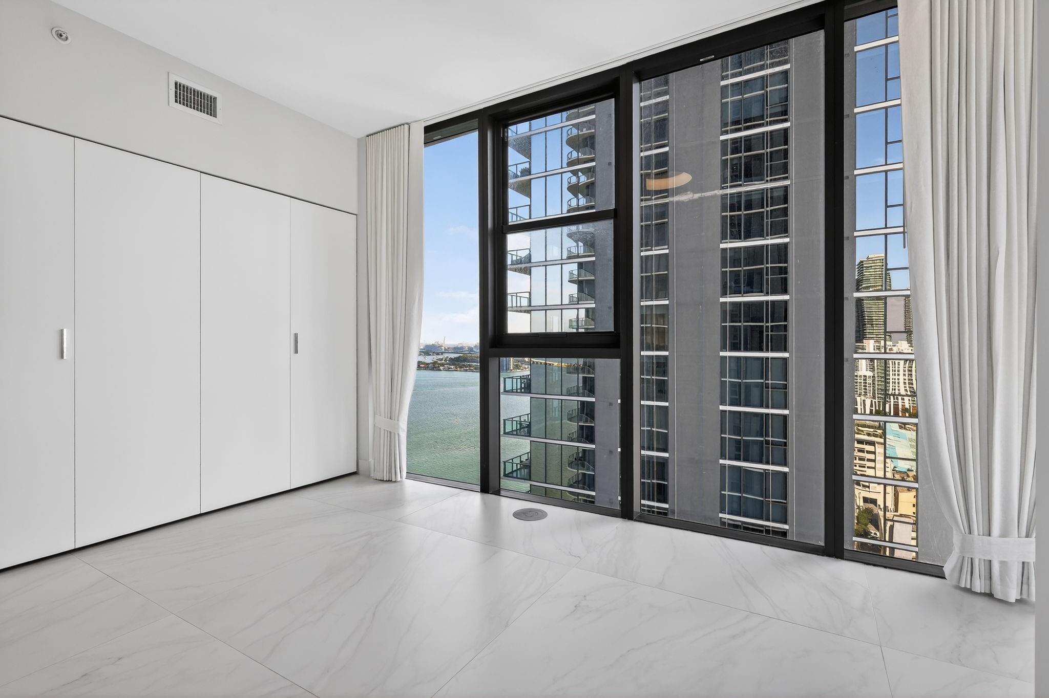 ARIA RESERVE SOUTH - Residential Lease