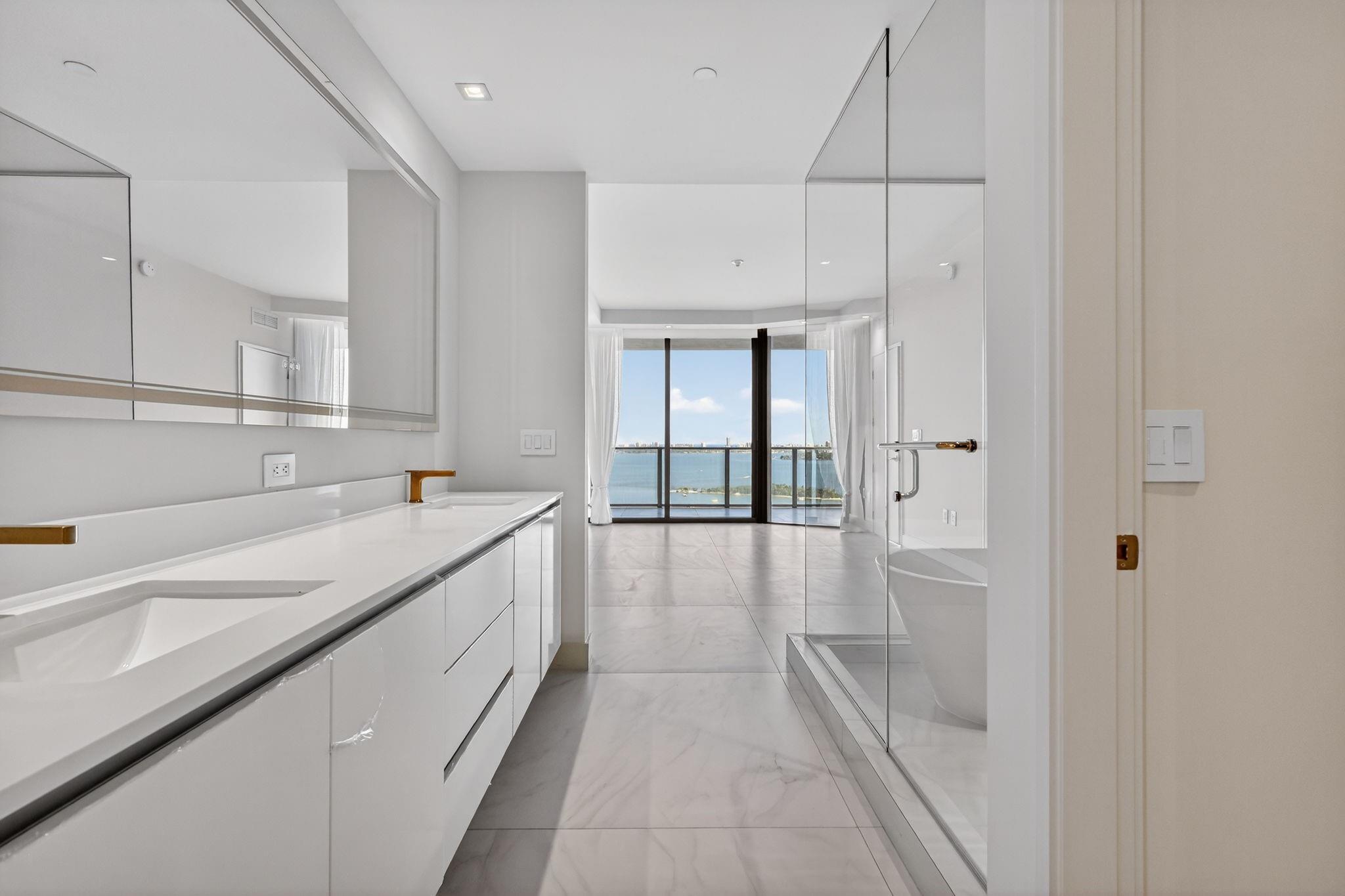 ARIA RESERVE SOUTH - Residential Lease