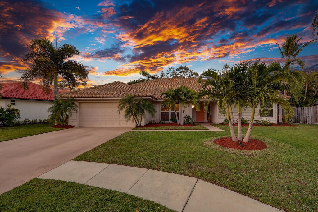 Photo of 2545 Bordeaux Court, Palm Beach Gardens, FL 33410 (MLS # R11069284)