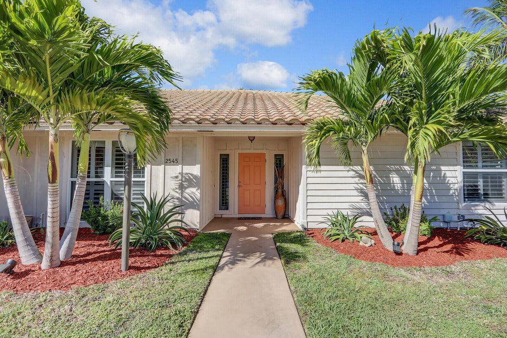 Photo of 2545 Bordeaux Court, Palm Beach Gardens, FL 33410 (MLS # R11069284)