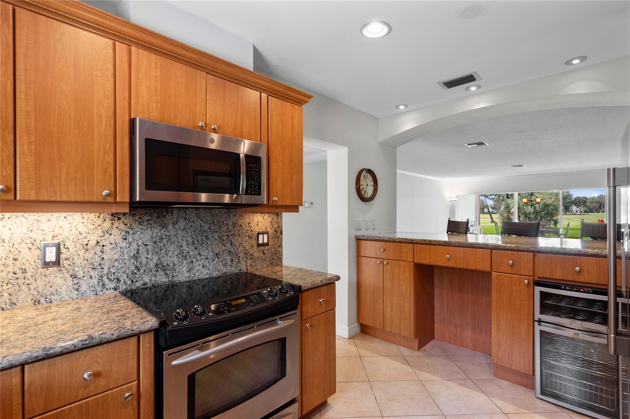 3753 Oaks Clubhouse Dr 3753