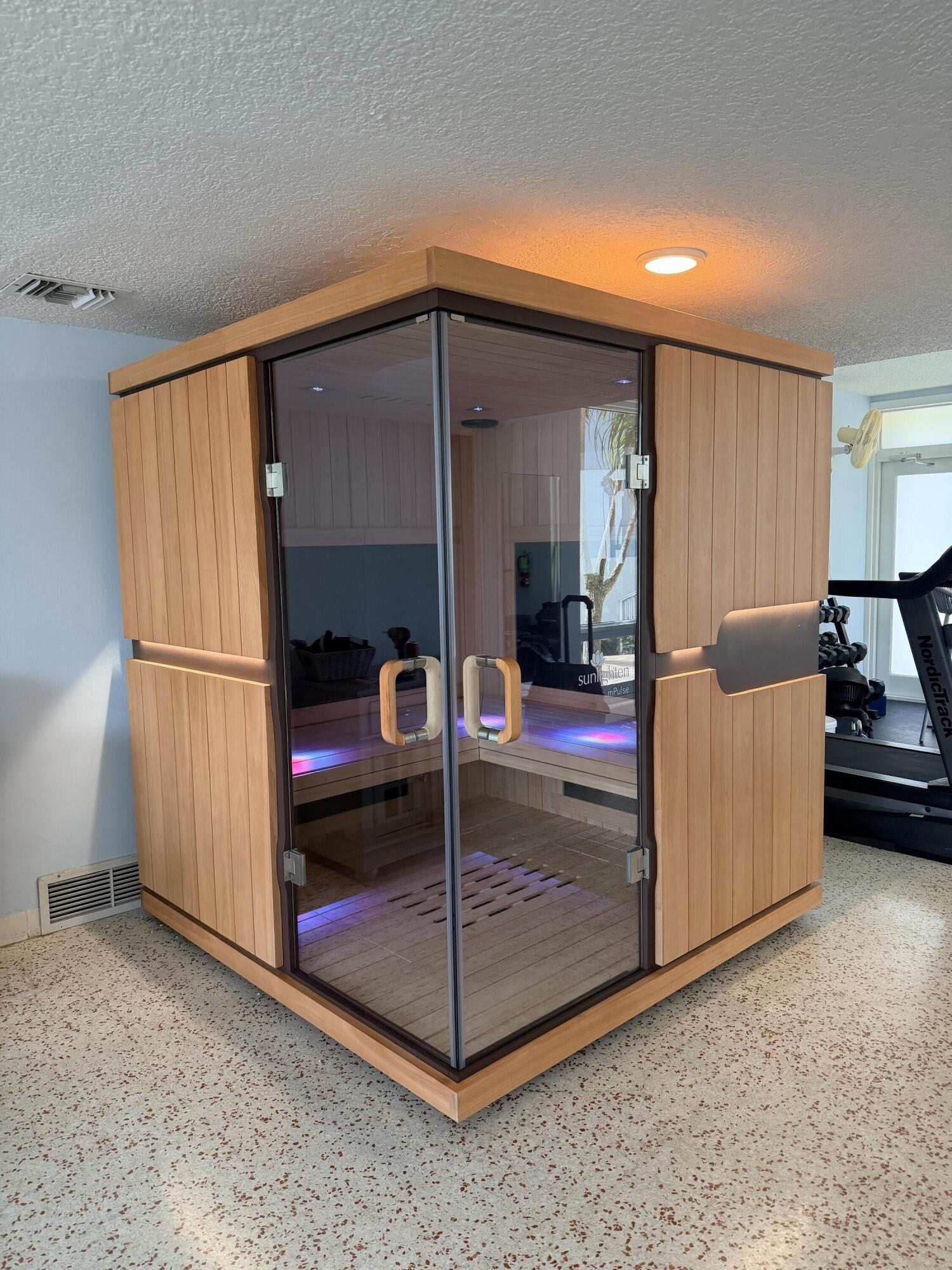 OCEAN EAST - Residential