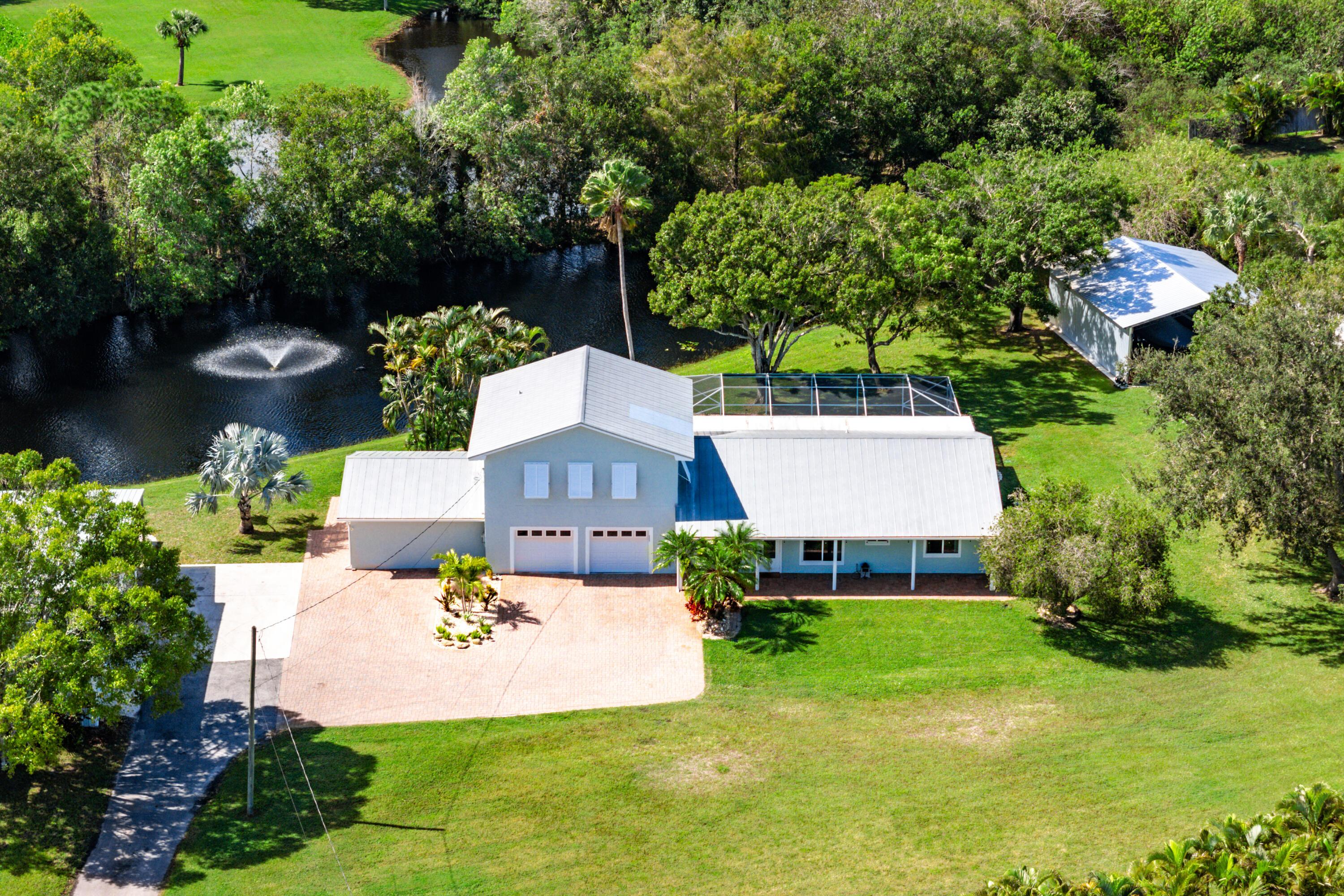 LAWN LAKE - Residential